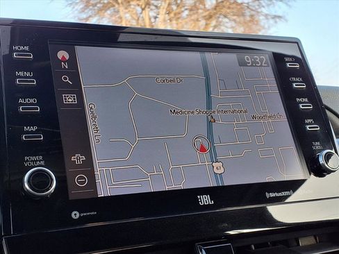 Used 2022 Toyota Camry XLE image 5