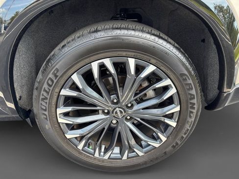Used 2025 Nissan Rogue Platinum w/ Tech Package FWD image 9