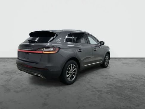 Used 2022 Lincoln Nautilus FWD image 3