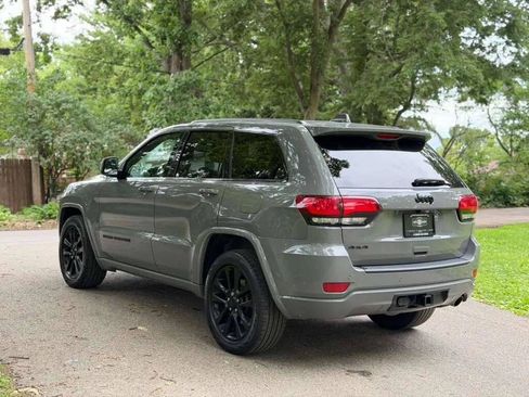 Used 2019 Jeep Grand Cherokee Altitude AWD/4WD image 6