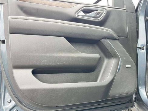 Used 2021 Chevrolet Suburban Premier w/ Premium Package image 12