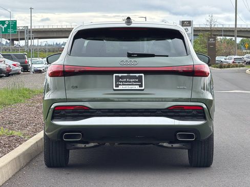 Used 2025 Audi Q5 Premium w/ Convenience Package image 4