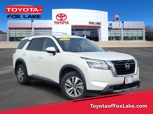 Used 2023 Nissan Pathfinder SL image 1