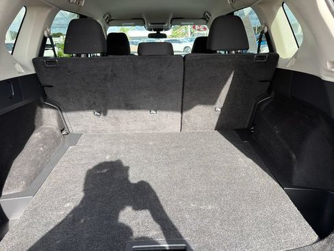 Used 2024 Nissan Rogue S FWD image 12