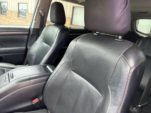 Used 2015 Toyota Highlander Limited AWD/4WD image 35