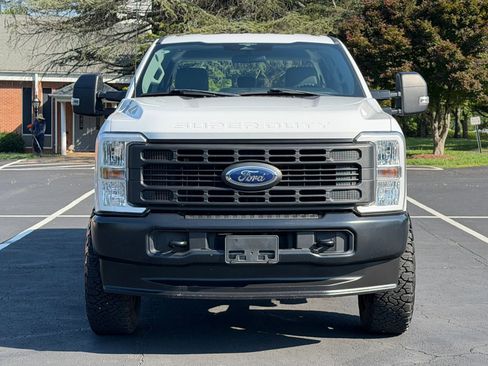 Used 2023 Ford F250 XL AWD/4WD image 3
