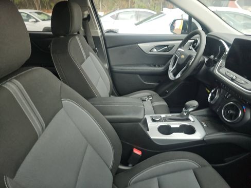 Used 2024 Chevrolet Blazer LT w/ Convenience Package image 9