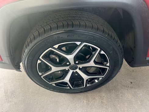 Used 2025 Jeep Compass Limited image 30