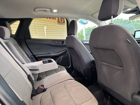 Used 2022 Ford Escape SE w/ SE Sport Appearance Package FWD image 5