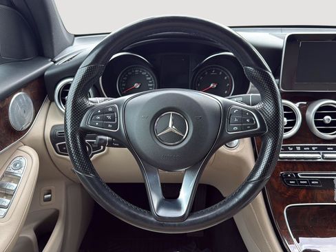 Used 2017 Mercedes-Benz GLC 300 4MATIC image 19
