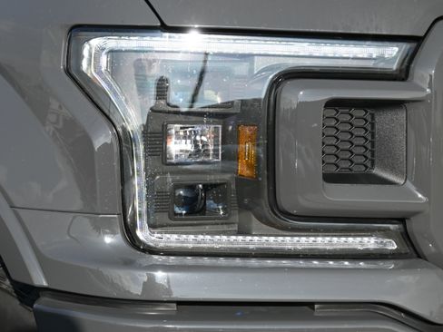 Used 2020 Ford F150 Lariat image 13