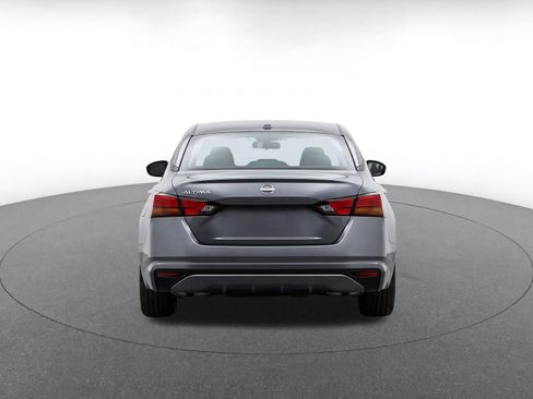 Used 2025 Nissan Altima 2.5 SV FWD image 8