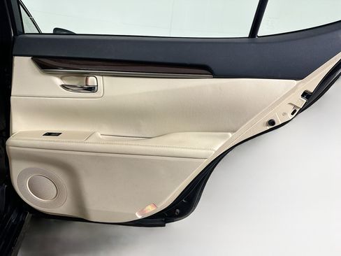 Used 2013 Lexus ES 350 w/ Luxury Pkg FWD image 30