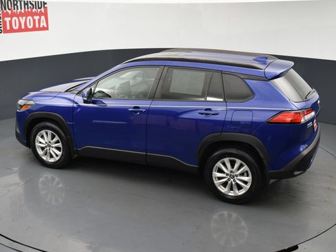 Used 2024 Toyota Corolla Cross LE w/ Moonroof Package AWD/4WD image 21