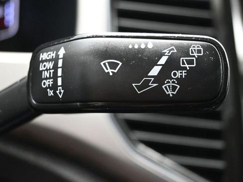 Used 2019 Volkswagen Atlas SEL Premium image 24