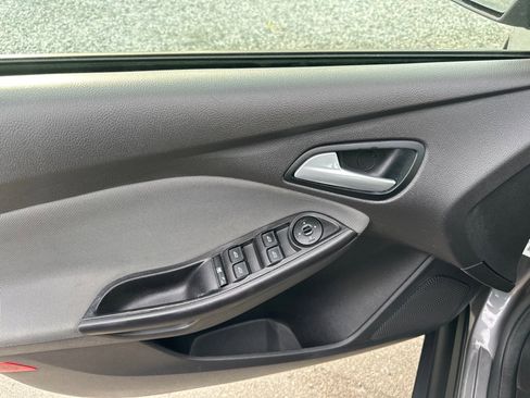 Used 2013 Ford Focus SE image 10