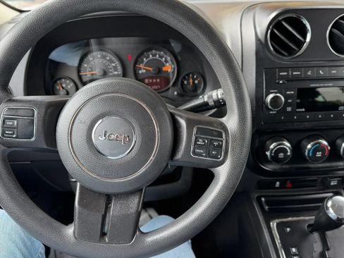 Used 2017 Jeep Patriot Sport w/ Power Value Group FWD image 16
