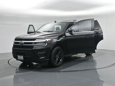 Used 2022 Ford Expedition XLT image 34