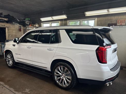 Used 2022 GMC Yukon Denali w/ Denali Ultimate Package AWD/4WD image 2