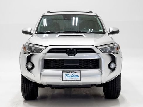 Used 2020 Toyota 4Runner TRD Off-Road AWD/4WD image 4