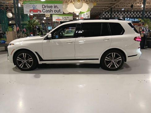 Used 2024 BMW X7 xDrive40i w/ Executive Package AWD/4WD image 16