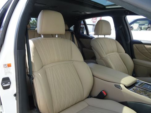 Used 2021 Lexus LS 500 RWD image 23