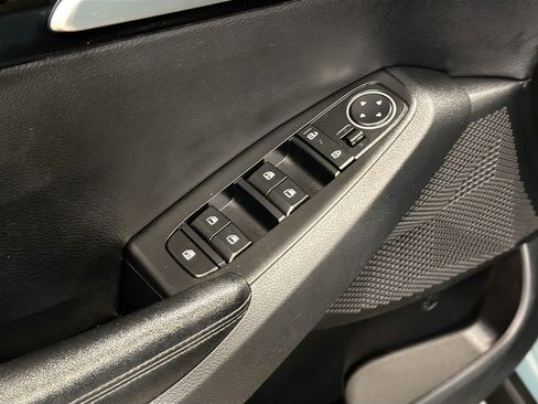 Used 2025 Kia Seltos S AWD/4WD image 19