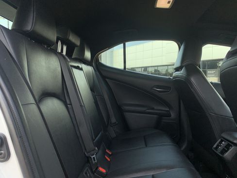 Used 2019 Lexus UX 250h w/ Premium Package AWD/4WD image 33