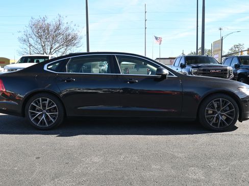 Used 2018 Volvo S90 T6 Momentum w/ Convenience Package image 11