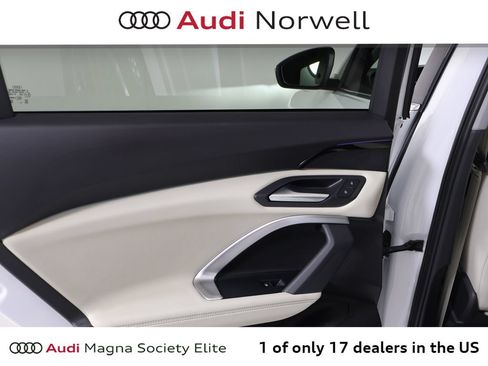 Used 2025 Audi Q5 Premium w/ Convenience Package AWD/4WD image 22