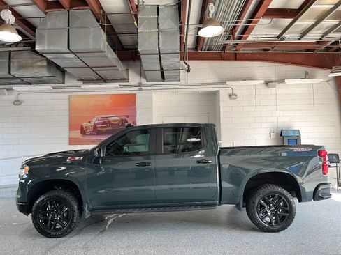 Used 2025 Chevrolet Silverado 1500 LT Trail Boss w/ Convenience Package II AWD/4WD image 5