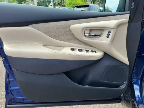 Certified 2022 Nissan Murano SL w/ SL Moonroof Package FWD image 15