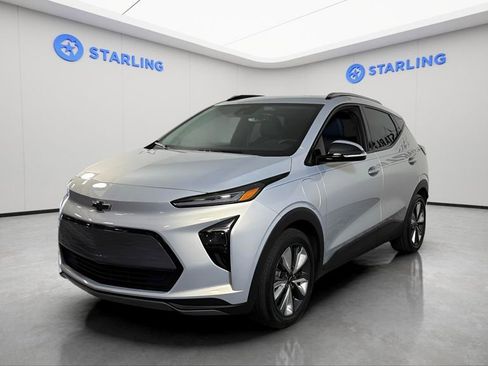 Used 2023 Chevrolet Bolt EUV LT w/ Convenience Package FWD image 16