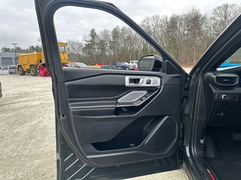 Used 2022 Ford Explorer ST w/ ST Street Pack image 28