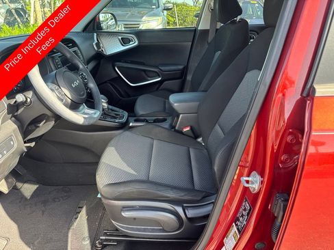 Used 2022 Kia Soul LX w/ Technology Package FWD image 8