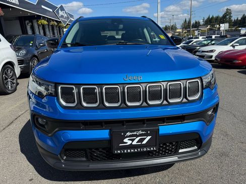 Used 2022 Jeep Compass Latitude w/ Convenience Group AWD/4WD image 4
