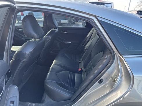 Used 2020 Toyota Avalon Touring image 7