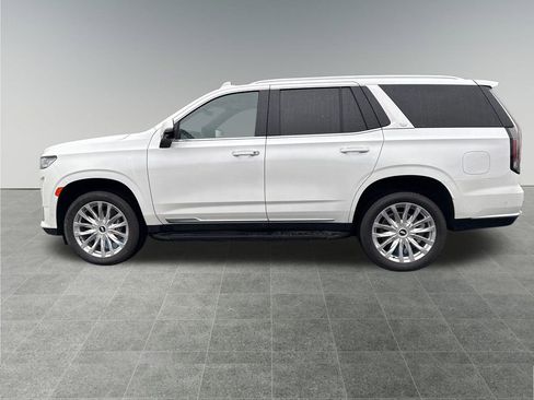 Used 2023 Cadillac Escalade Premium Luxury image 2