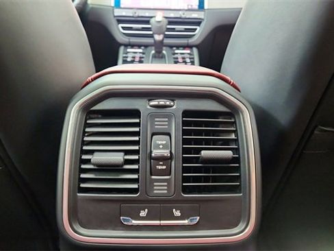 Used 2025 Porsche Macan image 51