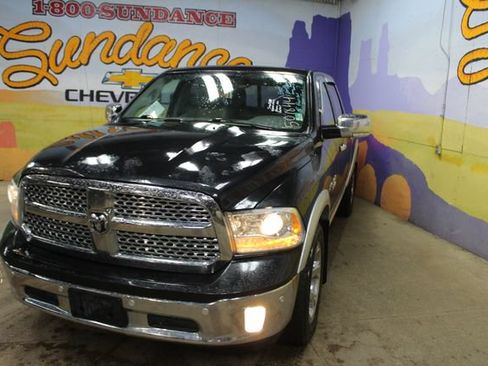 Used 2017 RAM 1500 Laramie w/ Convenience Group AWD/4WD image 4
