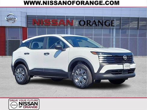 New 2025 Nissan Kicks S image 1