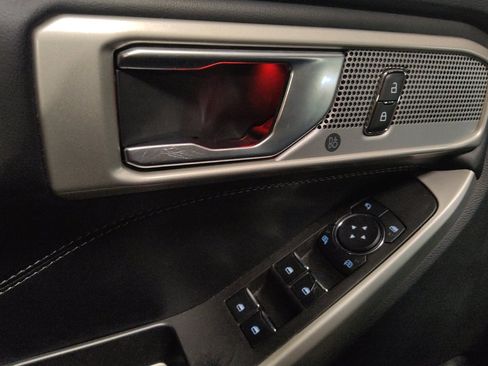 Used 2023 Ford Explorer Limited image 27