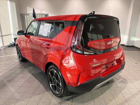 Certified 2024 Kia Soul EX image 3