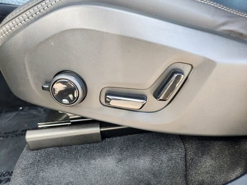 New 2026 Volvo XC90 B6 Ultra w/ Lounge Package image 9