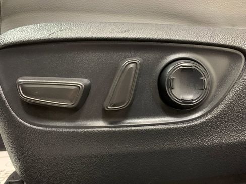 Used 2022 Toyota Sienna XLE image 5