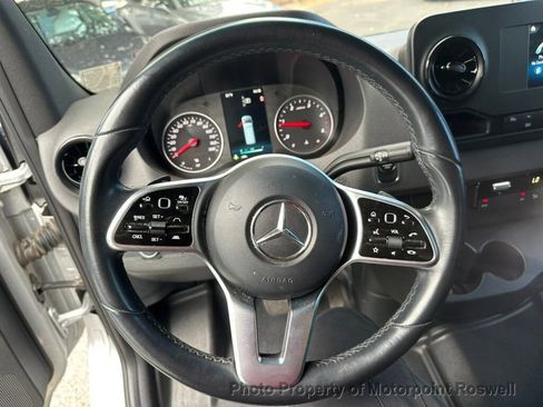 Used 2022 Mercedes-Benz Sprinter 2500 image 12