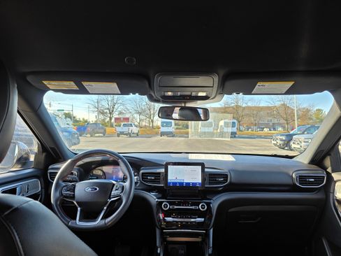 Used 2022 Ford Explorer ST-Line image 10