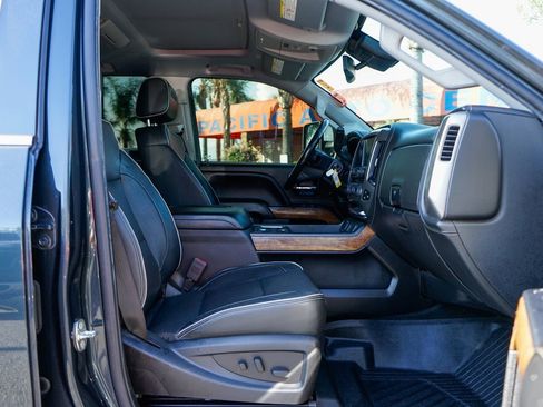 Used 2018 Chevrolet Silverado 3500 High Country w/ Duramax Plus Package image 44