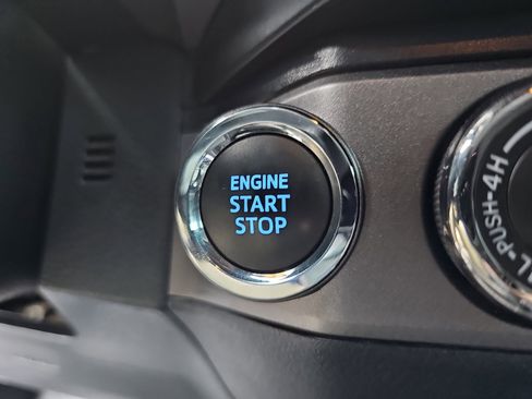 Used 2023 Toyota Tacoma TRD Off-Road w/ Technology Package image 27