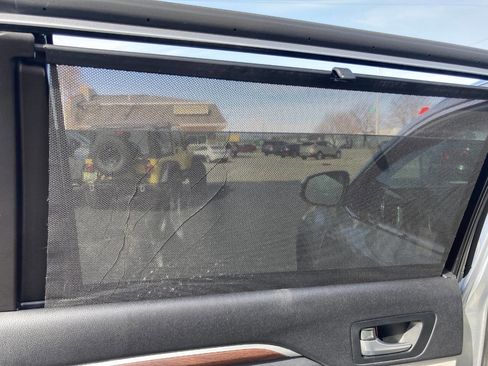 Used 2015 Toyota Highlander Limited image 88